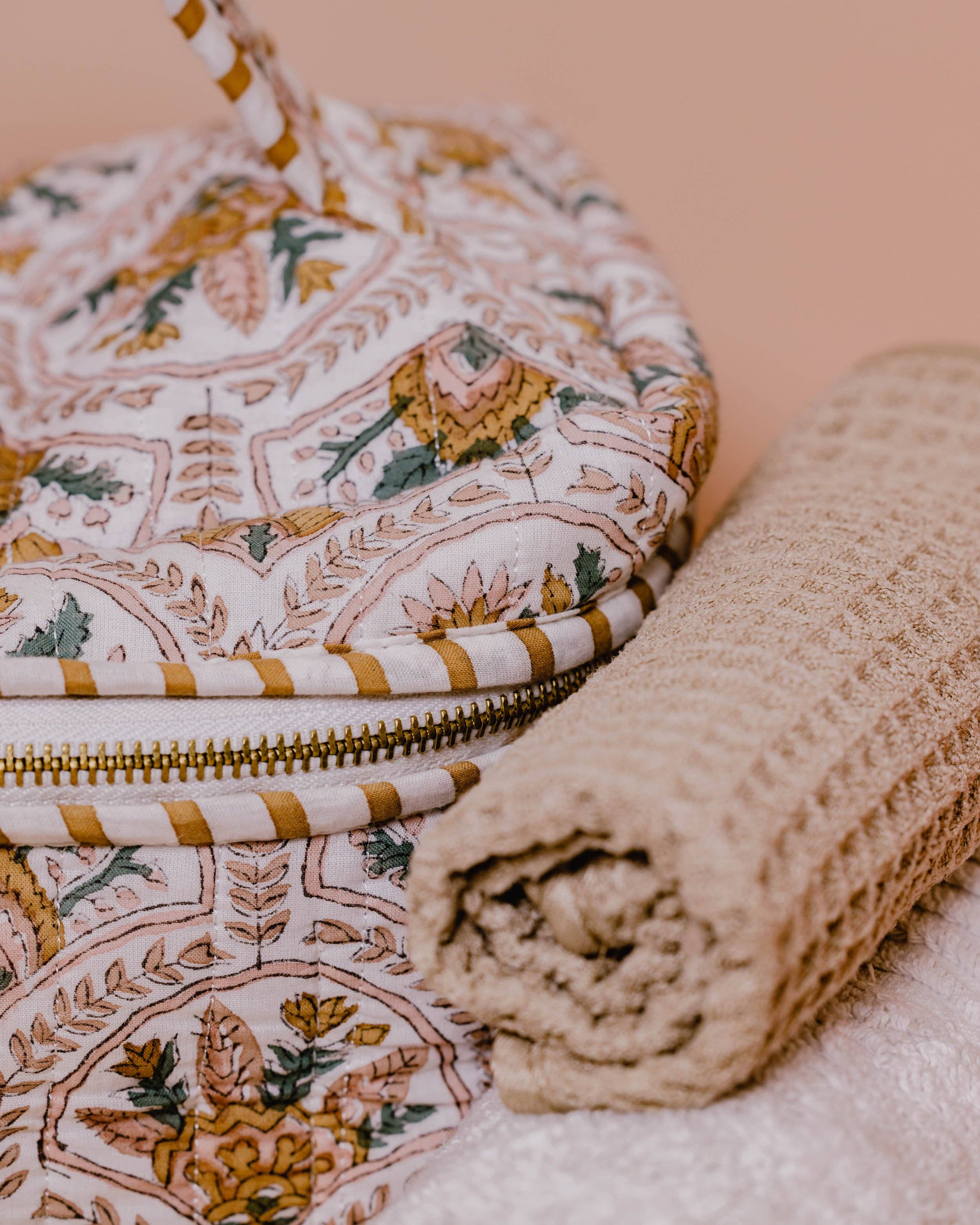 Pink City Courtyard Vanity Case