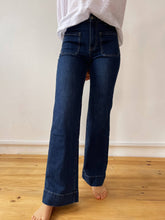 Load image into Gallery viewer, Claudia Marino Jeans

