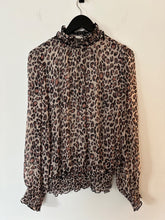 Load image into Gallery viewer, primrose park neutrals tracy animal print top, Size small

