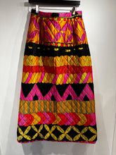 Load image into Gallery viewer, Multicoloured Patterned quilted satin skirt, Size 8/10
