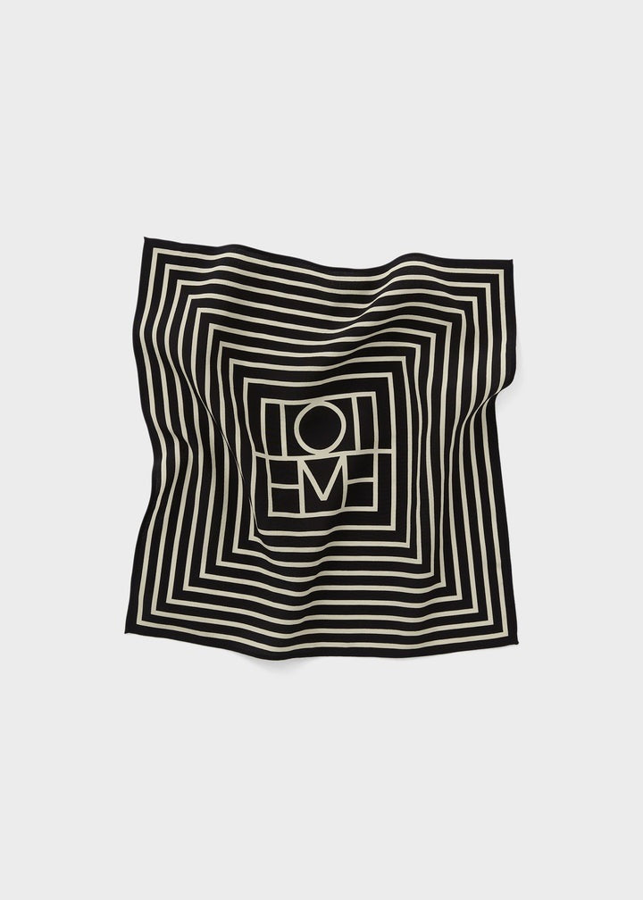 Toteme black & cream remo silk scarf, Size