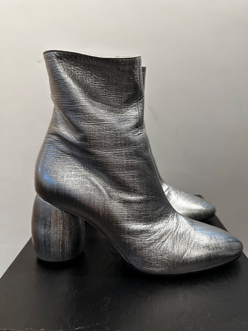 dries van noten silver metallic ankle boots, Size 38.5