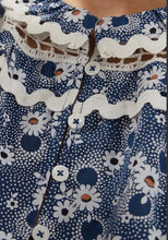 Load image into Gallery viewer, Sea New York Blue Scalloped sleeves top, Size M
