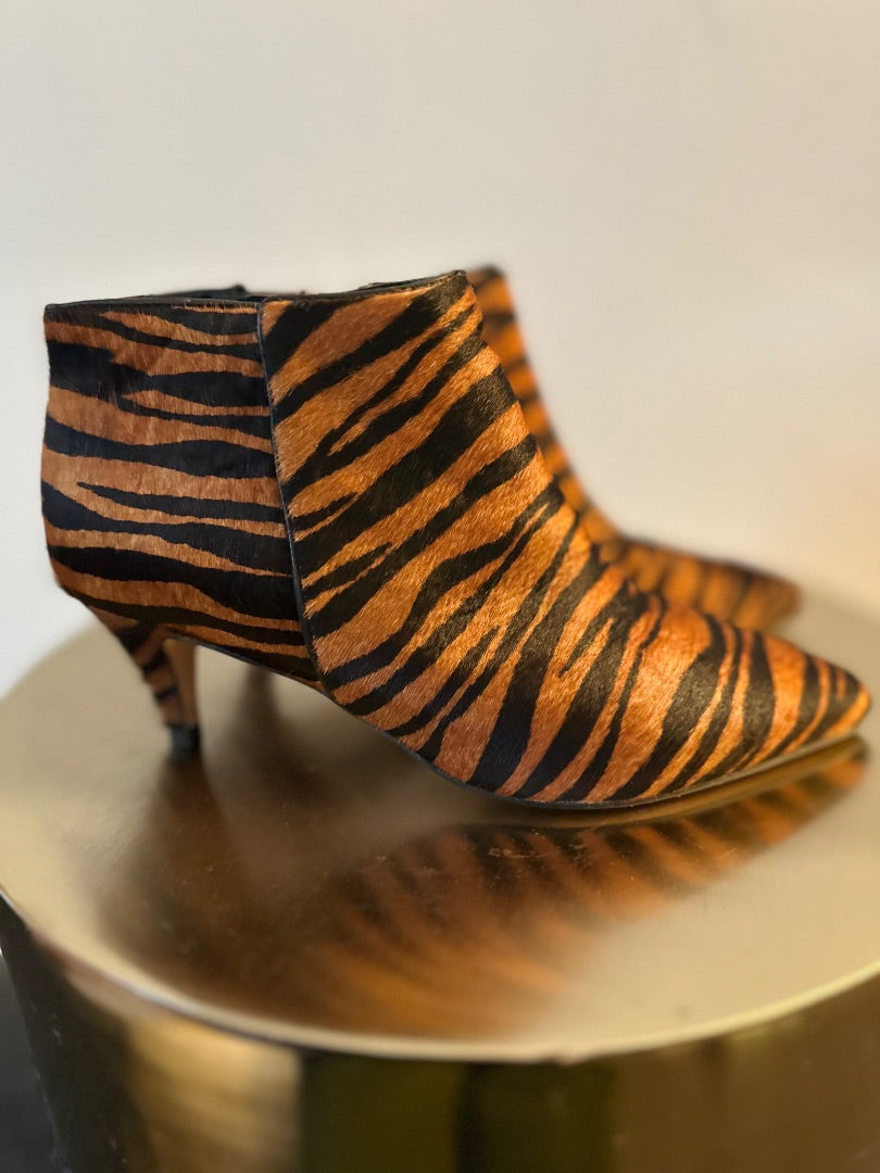 carvela tan tiger print ankle boots, Size 39