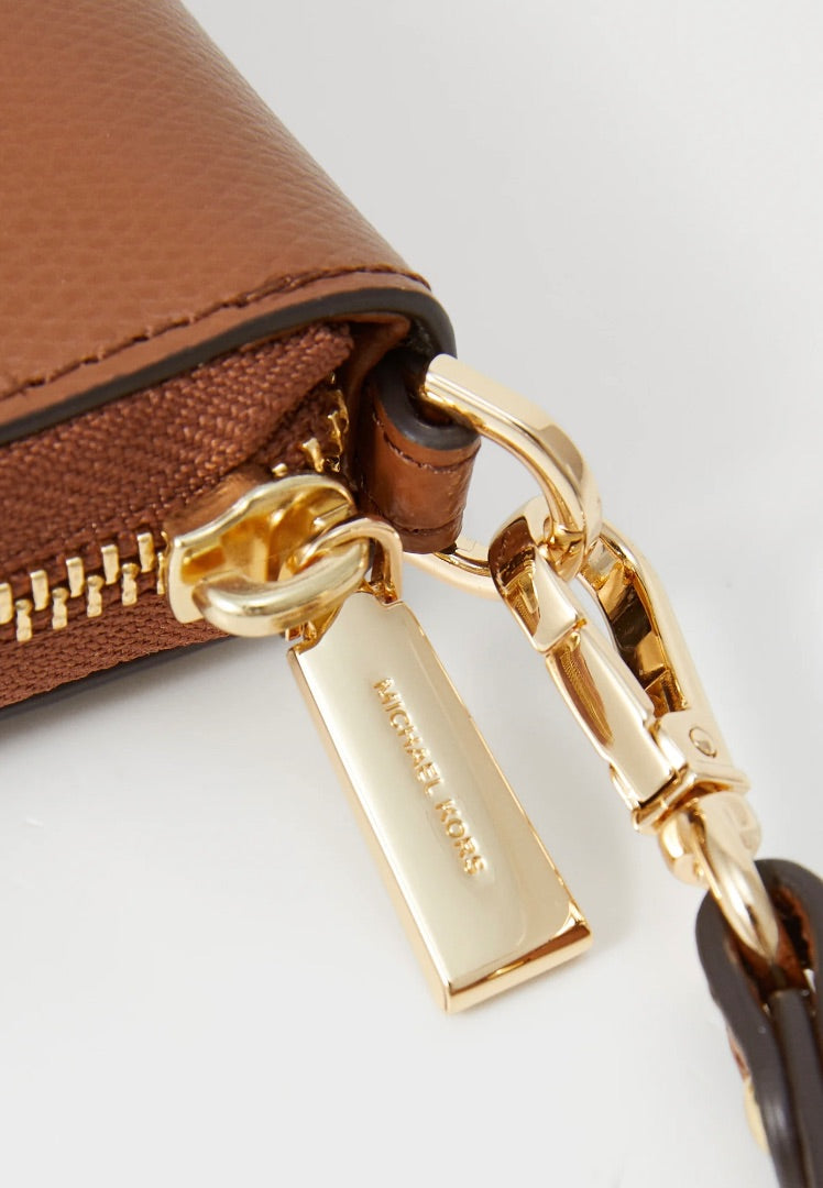 michael kors tan continental leather purse, Size large