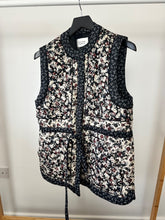 Load image into Gallery viewer, Second Female Multicoloured Quilted gilet, Size Medium
