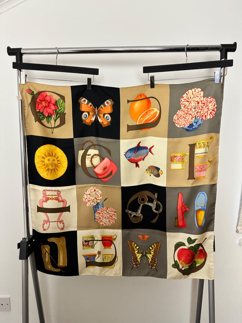 Gucci Multicoloured Vintage silk scarf, Size Medium