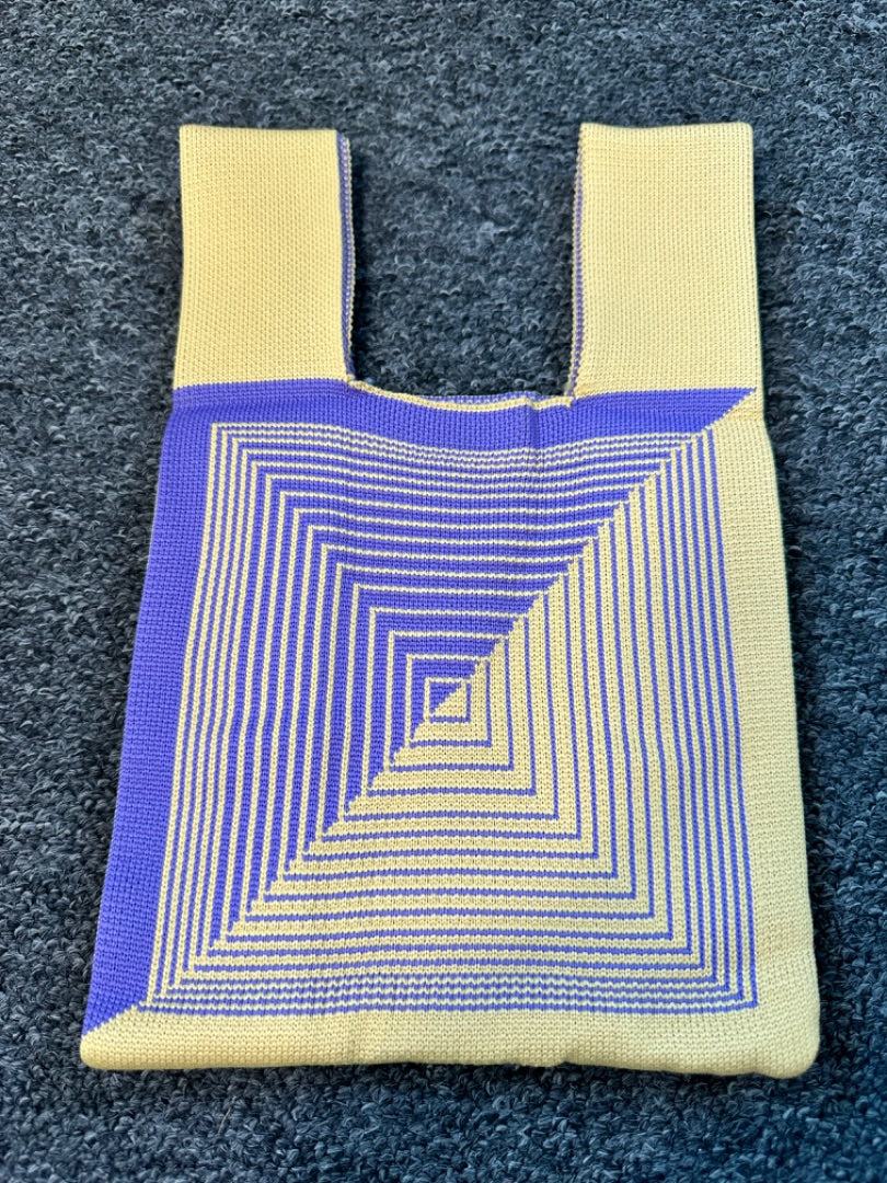 No label Yellow & lilac Square block knit bag, Size