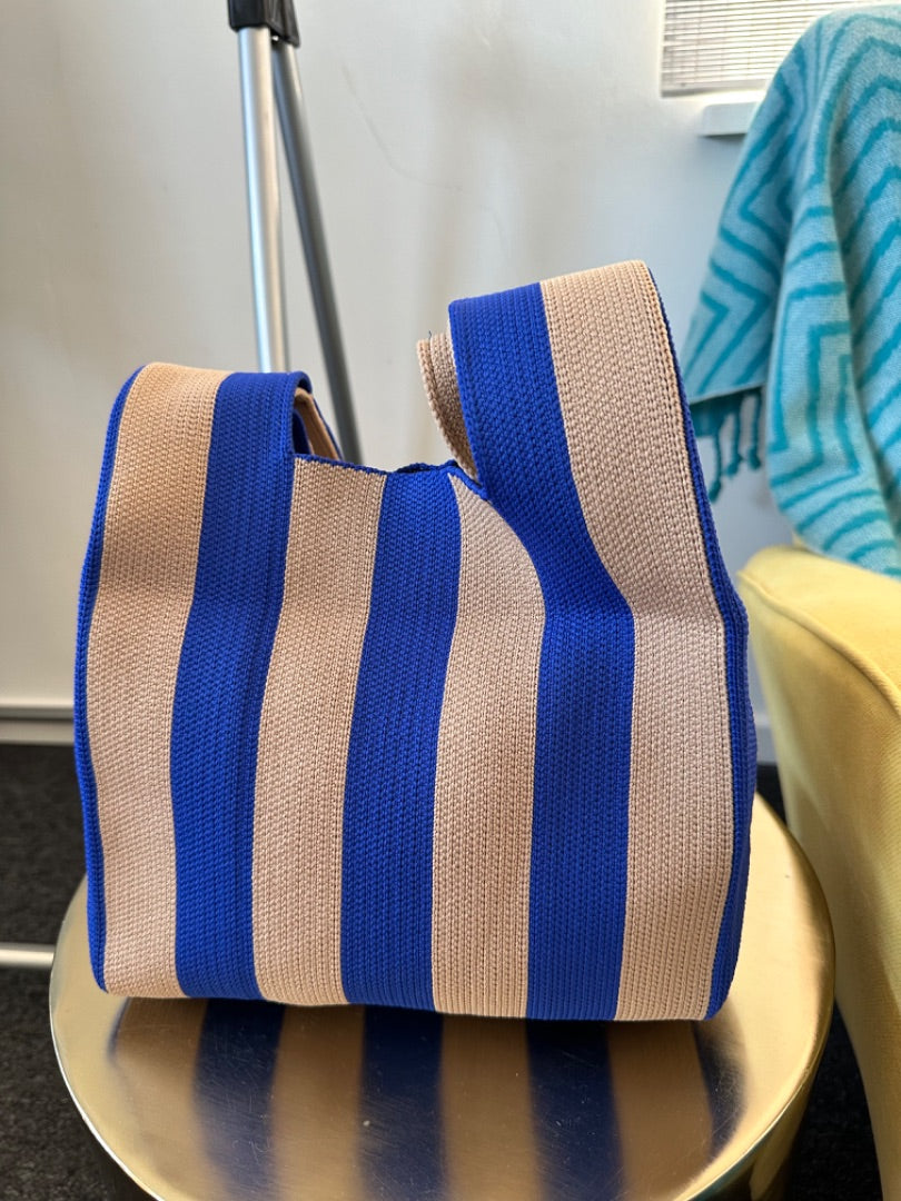 No label Blue & taupe Stripe medium knit bag, Size