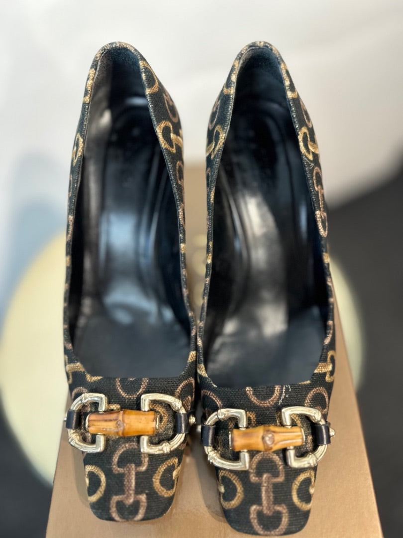 Gucci black vintage monogram pump heels, Size 38.5