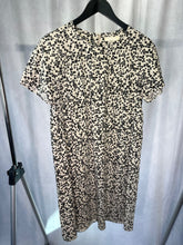 Load image into Gallery viewer, Maxmara Black and taupe Patterned shift dress, Size 12
