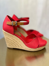 Load image into Gallery viewer, Tommy Hilfiger red raffia criss cross wedges, Size 38

