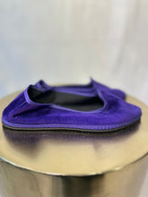 Load image into Gallery viewer, Pied a Terre Venezia Purple Velvet slippers, Size 39
