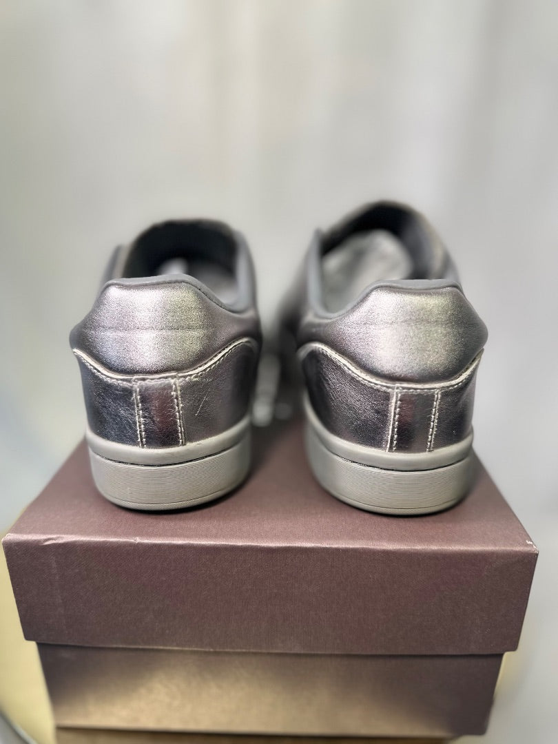 RAF Simmons (Runner) Silver Trainers, Size 39
