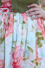 Load image into Gallery viewer, Cabbages and Roses Multicoloured Vintage floral skirt, Size US10
