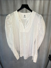 Load image into Gallery viewer, odile collective white CELESTE broderie anglaise topo, Size 3
