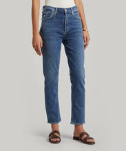 Load image into Gallery viewer, Citizens of Humanity blue charlotte straight leg jeans, Size 28

