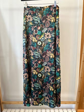 Load image into Gallery viewer, ridley multicoloured silk maxi skirt, Size 8
