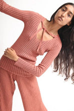 Load image into Gallery viewer, Baserange Rust pink Ribbed top, Size L
