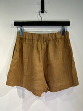 Load image into Gallery viewer, manebi taupe linen shorts, Size 10/12
