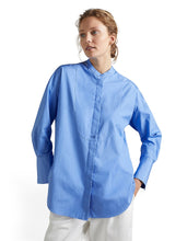 Load image into Gallery viewer, fine day sky blue bib shirt, Size small
