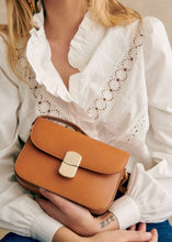 Load image into Gallery viewer, sezane tan mini milo leather bag, Size
