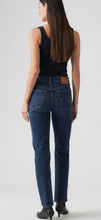 Load image into Gallery viewer, levis blue 501 jeans, Size 28
