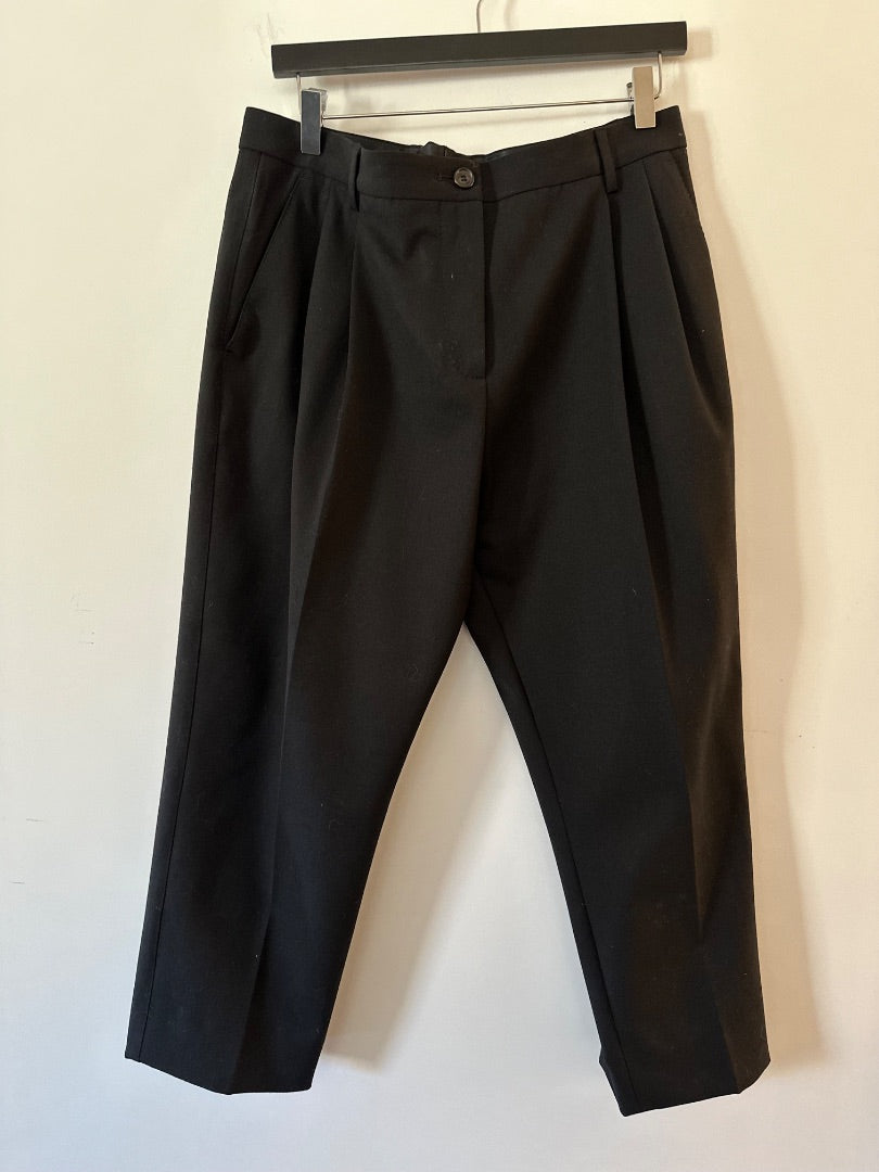 D&G black wool cropped pants, Size 44
