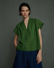 Load image into Gallery viewer, soeur green Madagascar top, Size 36
