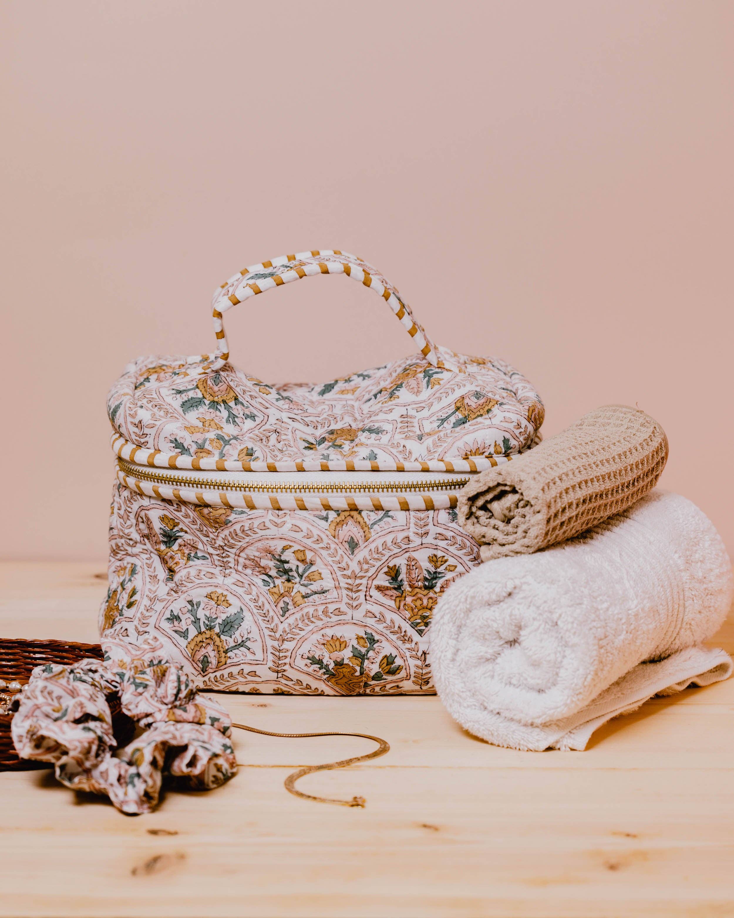 Pink City Courtyard Vanity Case