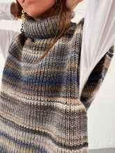 Load image into Gallery viewer, Mia Blue tabard
