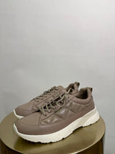Load image into Gallery viewer, Quilted leather trainers, Size
