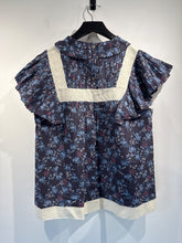 Load image into Gallery viewer, Sea New York Blue Floral Plisse sleeve top, Size M
