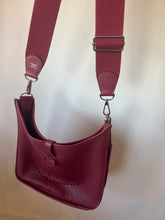 Load image into Gallery viewer, Hermes Cherry Red Evelyne 29 Handbag, Size

