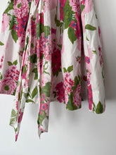 Load image into Gallery viewer, Cabbages and Roses Multicoloured Vintage floral skirt, Size US10
