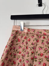 Load image into Gallery viewer, Prada Pink Rosebud skirt, Size 46
