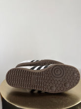 Load image into Gallery viewer, adidas White &amp; Black Samba trainers, Size Uk6
