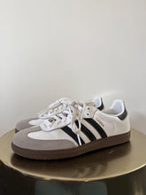 Load image into Gallery viewer, adidas White &amp; Black Samba trainers, Size Uk6
