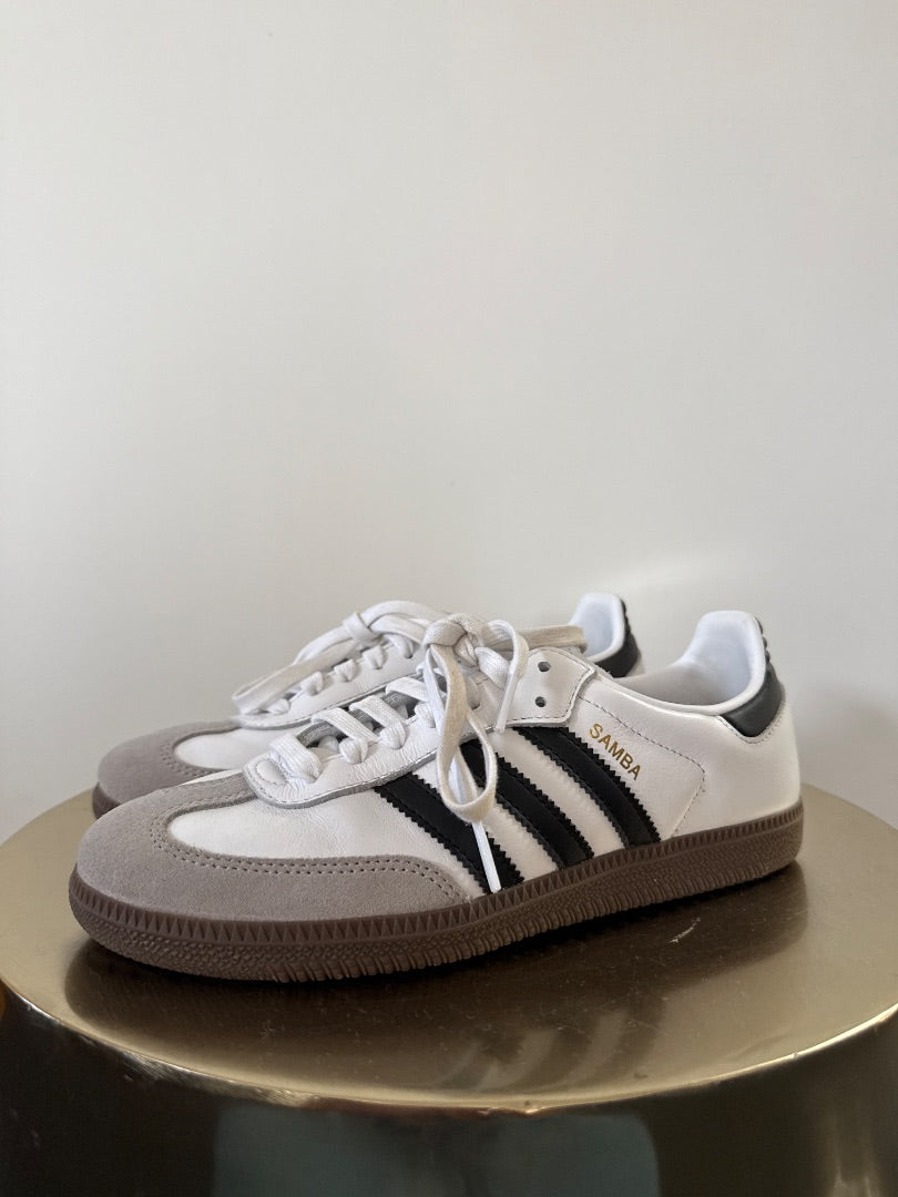adidas White & Black Samba trainers, Size Uk6