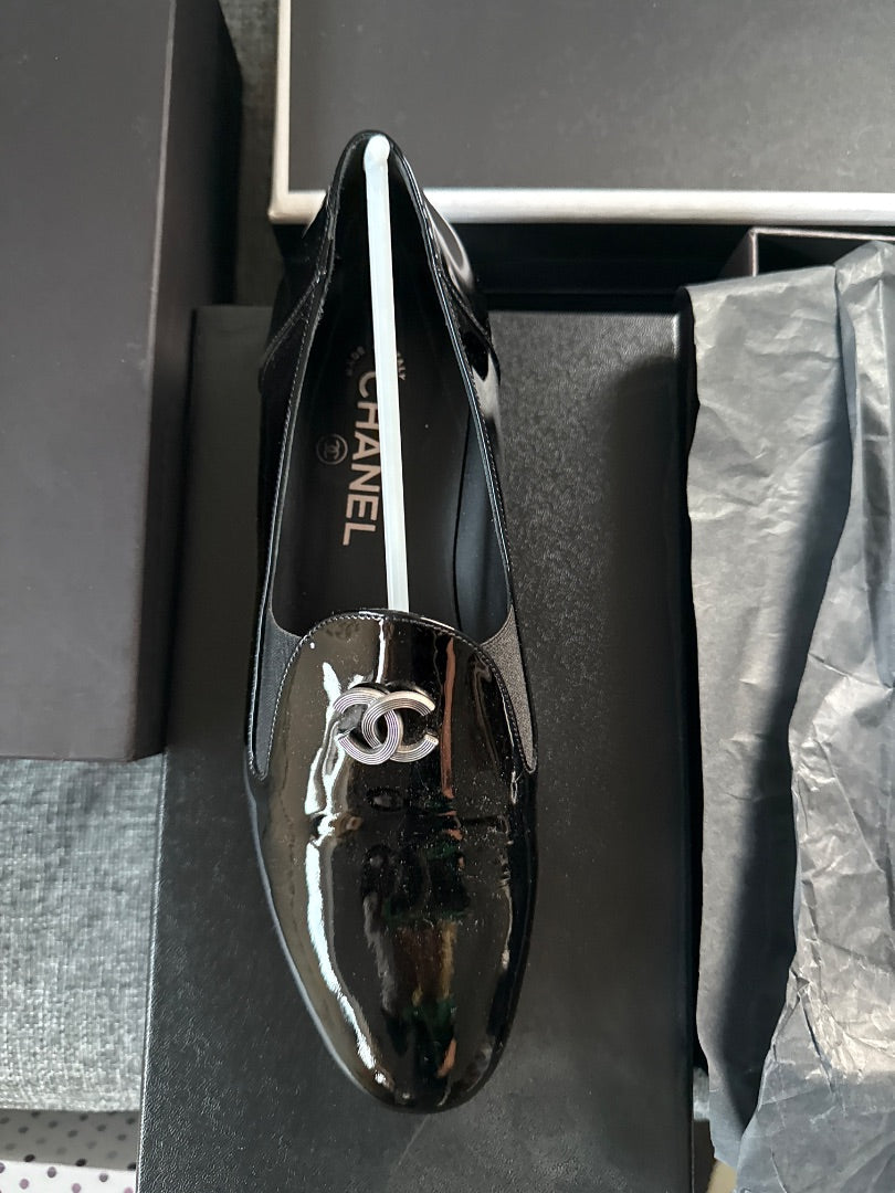 Chanel Black patent loafers, Size 39