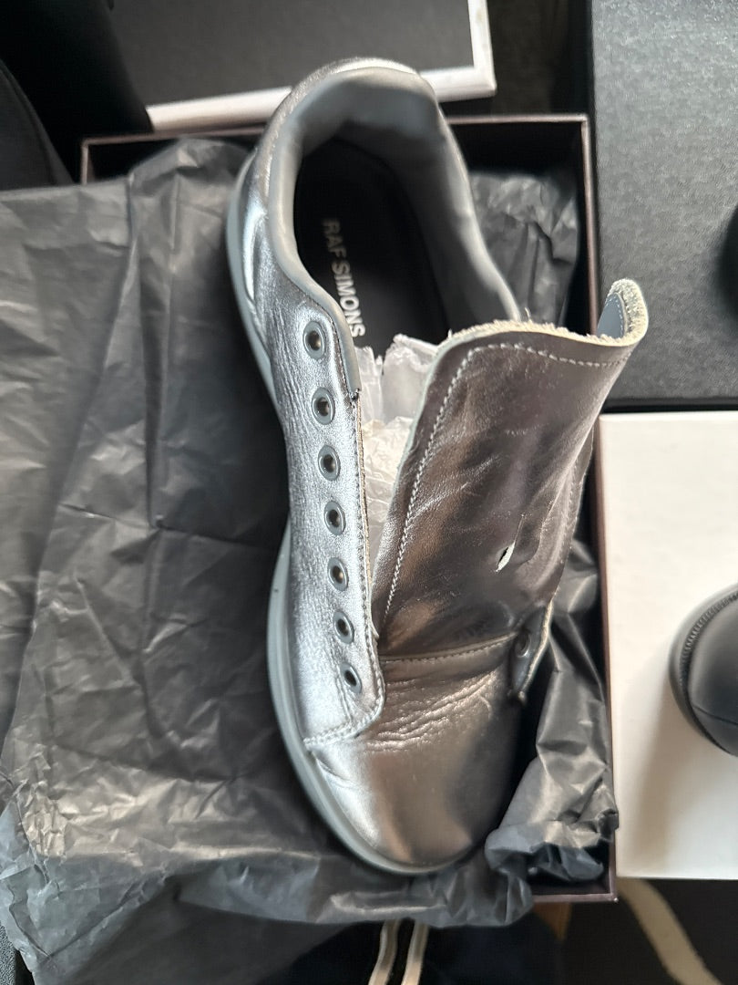 RAF Simmons (Runner) Silver Trainers, Size 39