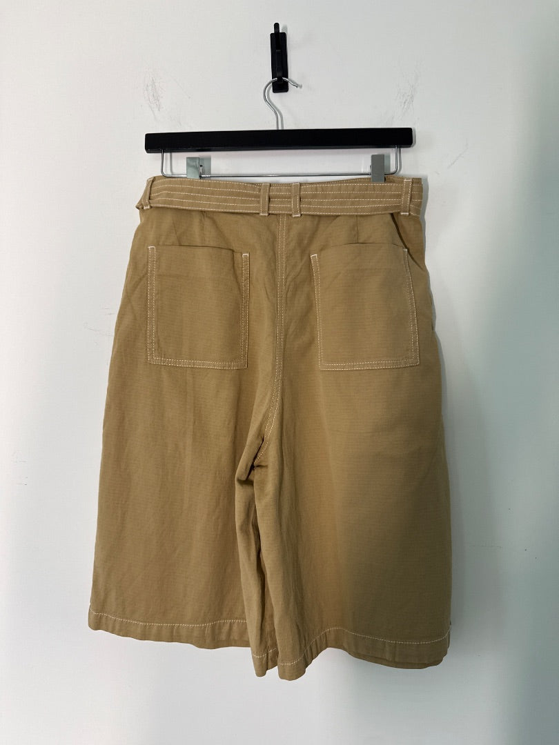 Chloe stora Tan Tailored belted shorts, Size 38