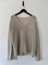 Load image into Gallery viewer, Majestic Filatures Silver Lurex v neck, Size 3
