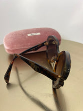 Load image into Gallery viewer, Prada Miu Miu brown curved tortoiseshell sunglasses, Size
