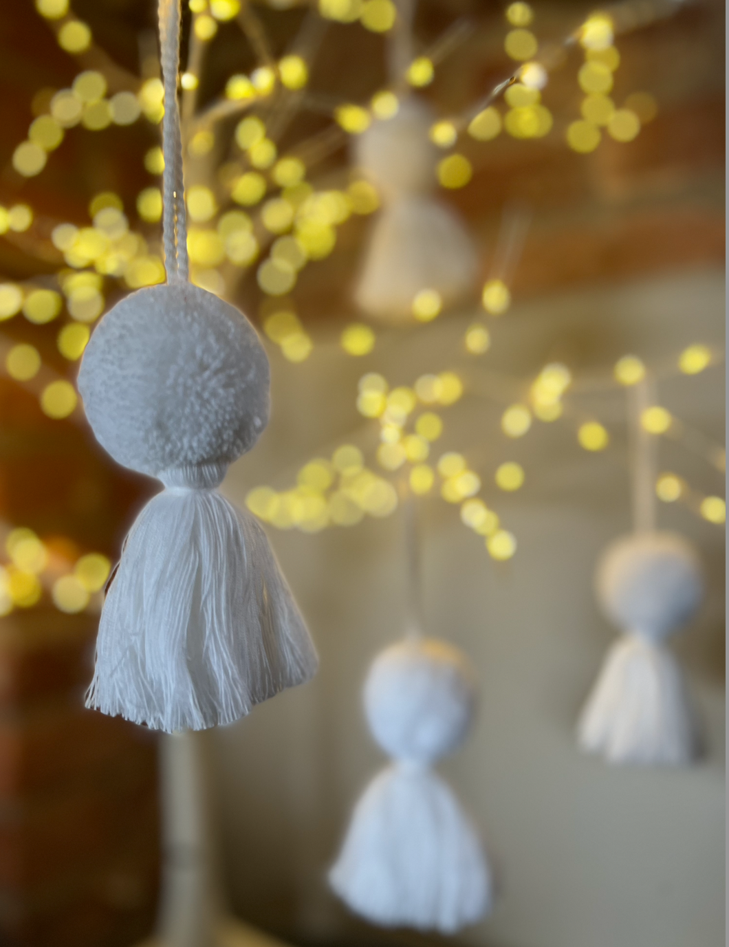 Christmas Decoration Pom Pom & Tassel Bauble  White